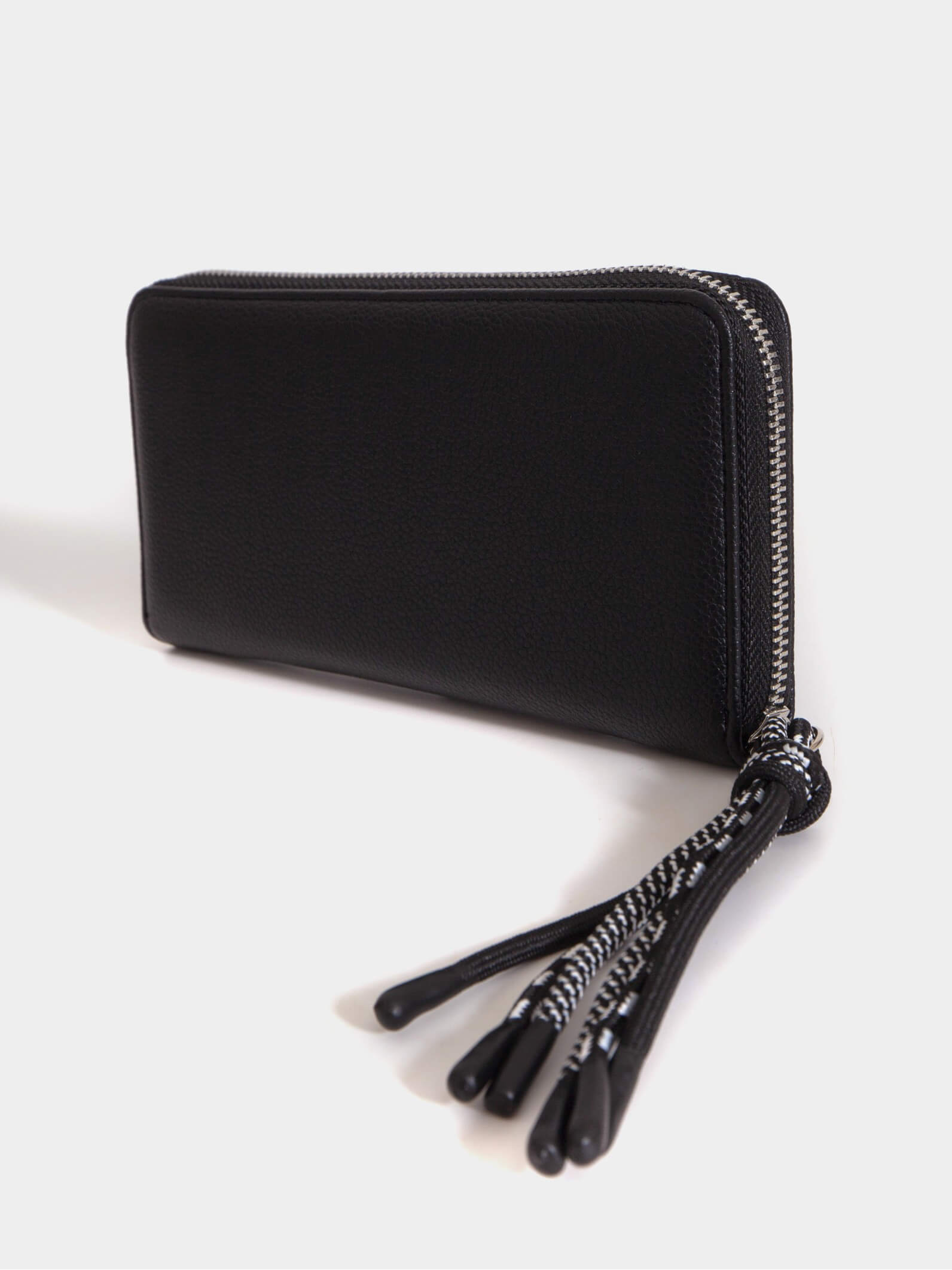 Billetera grande negra con tiracierre de cordones