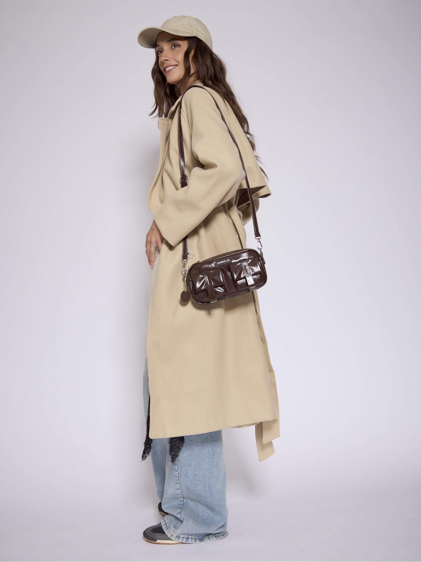 Cartera Bandolera color Cacao Roxie