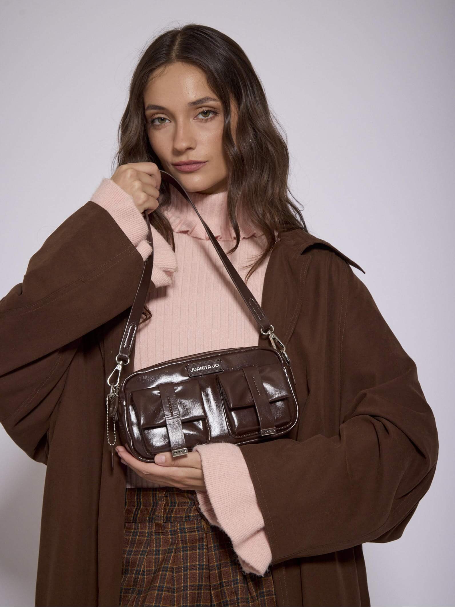 Cartera Bandolera color Cacao Roxie